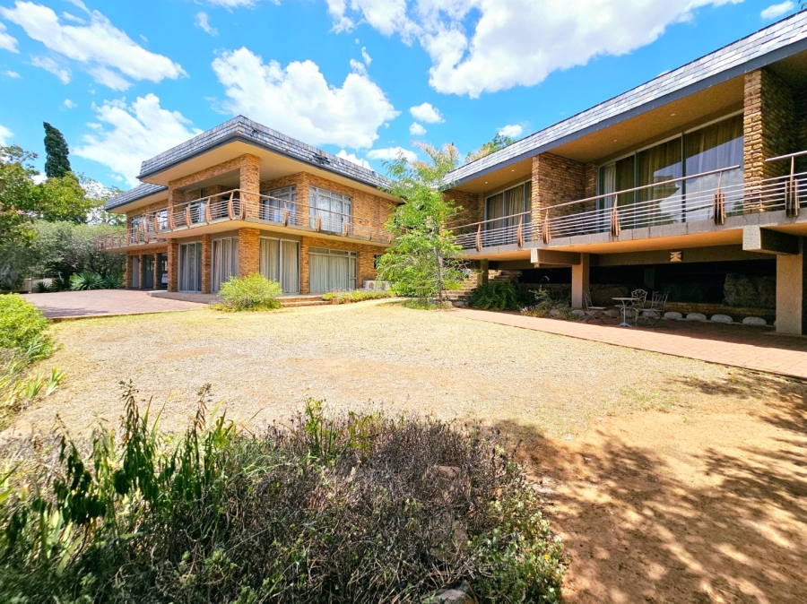 8 Bedroom Property for Sale in Waverley Free State